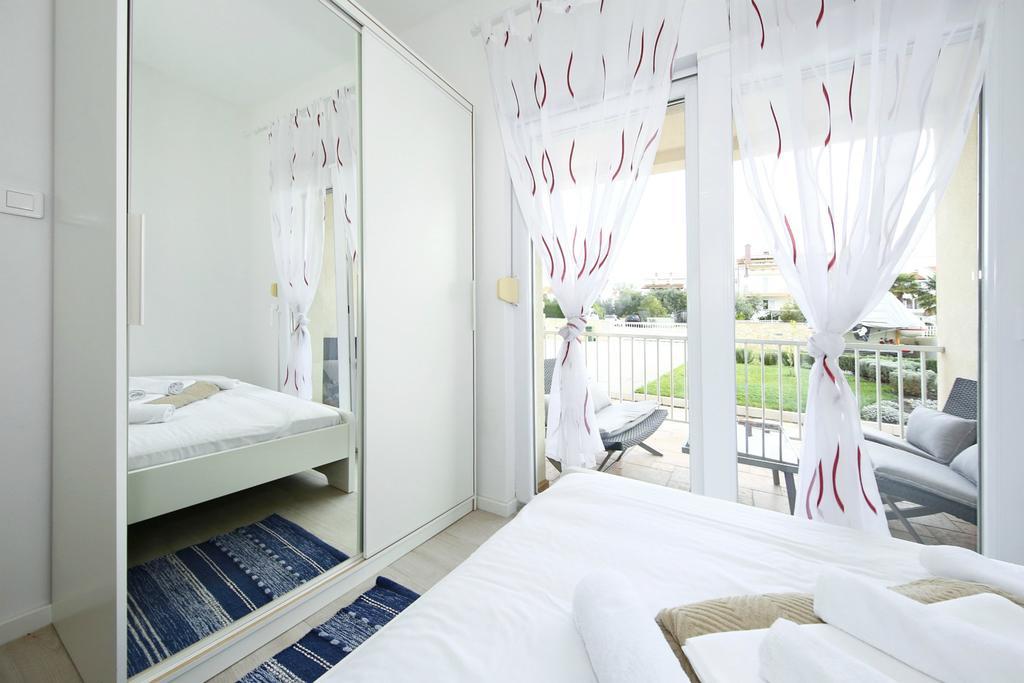 Apartments Matkovic Sveti Filip i Jakov Ngoại thất bức ảnh