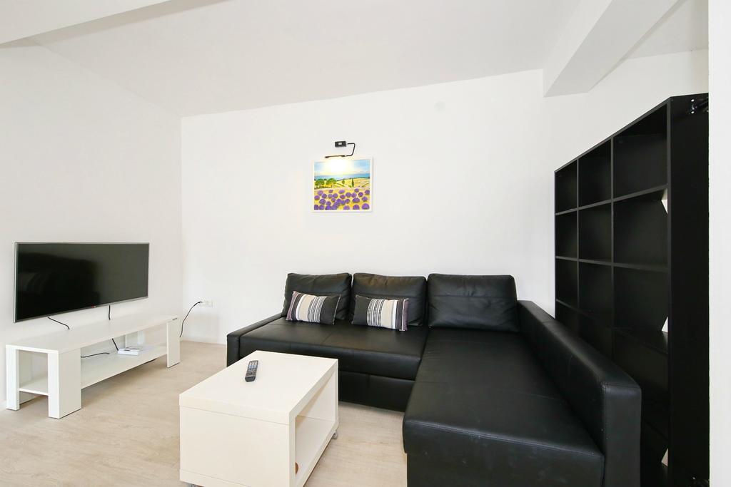 Apartments Matkovic Sveti Filip i Jakov Ngoại thất bức ảnh