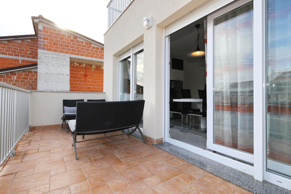 Apartments Matkovic Sveti Filip i Jakov Ngoại thất bức ảnh