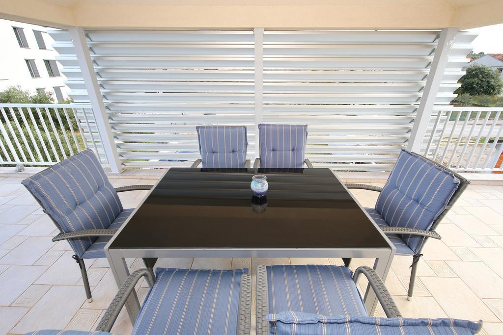 Apartments Matkovic Sveti Filip i Jakov Ngoại thất bức ảnh