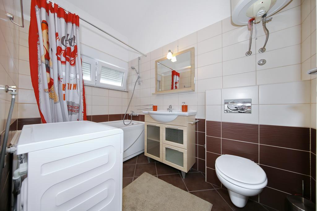 Apartments Matkovic Sveti Filip i Jakov Ngoại thất bức ảnh