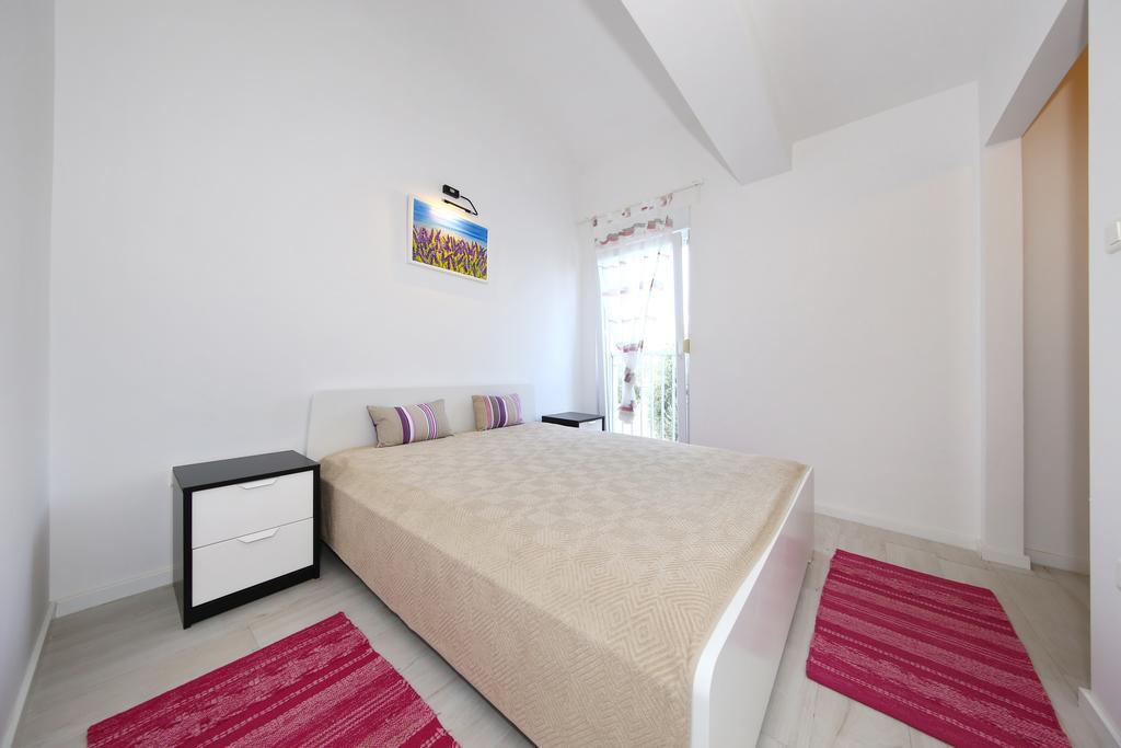 Apartments Matkovic Sveti Filip i Jakov Ngoại thất bức ảnh