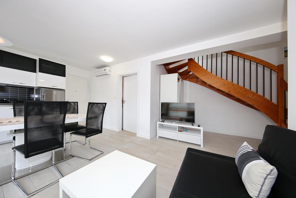Apartments Matkovic Sveti Filip i Jakov Ngoại thất bức ảnh