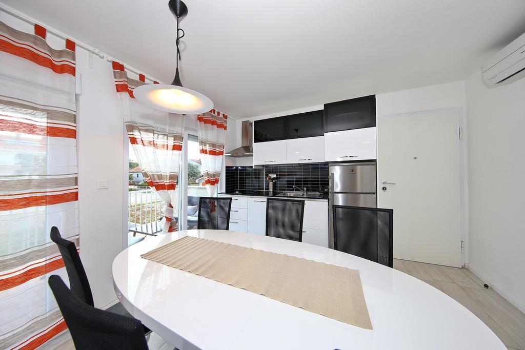 Apartments Matkovic Sveti Filip i Jakov Ngoại thất bức ảnh