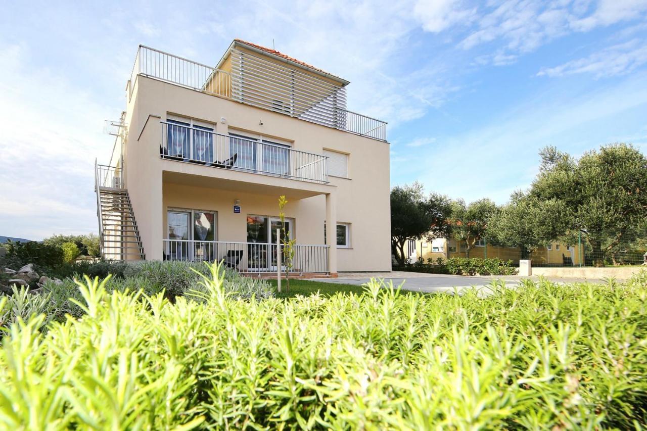 Apartments Matkovic Sveti Filip i Jakov Ngoại thất bức ảnh